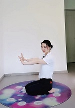 CQ9电子 CQ9传奇瑜伽不再是年轻人的专利 中老年瑜伽线上培训受追捧(图4)