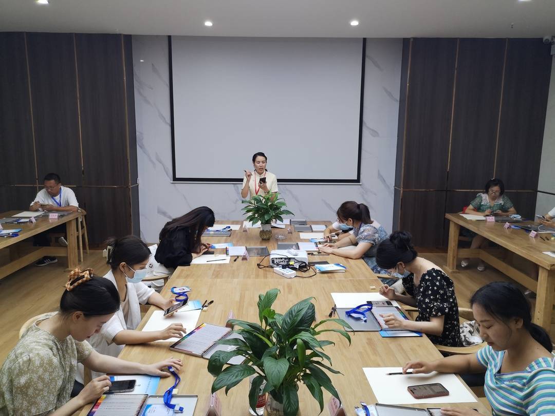 摄影、瑜伽CQ9电子 CQ9传奇、普通话……四川达州首期市级机关职工业余培训班开班(图2)