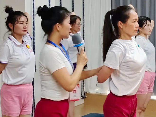 CQ9电子 CQ9传奇瑜伽、晚礼服超模特培训这些公益培训班开课啦！(图2)