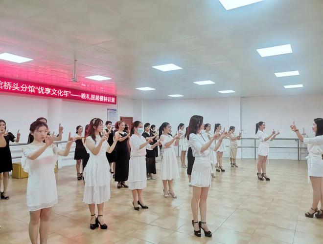 CQ9电子 CQ9传奇瑜伽、晚礼服超模特培训这些公益培训班开课啦！(图6)