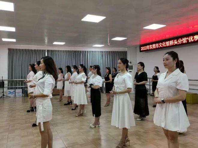 CQ9电子 CQ9传奇瑜伽、晚礼服超模特培训这些公益培训班开课啦！(图5)