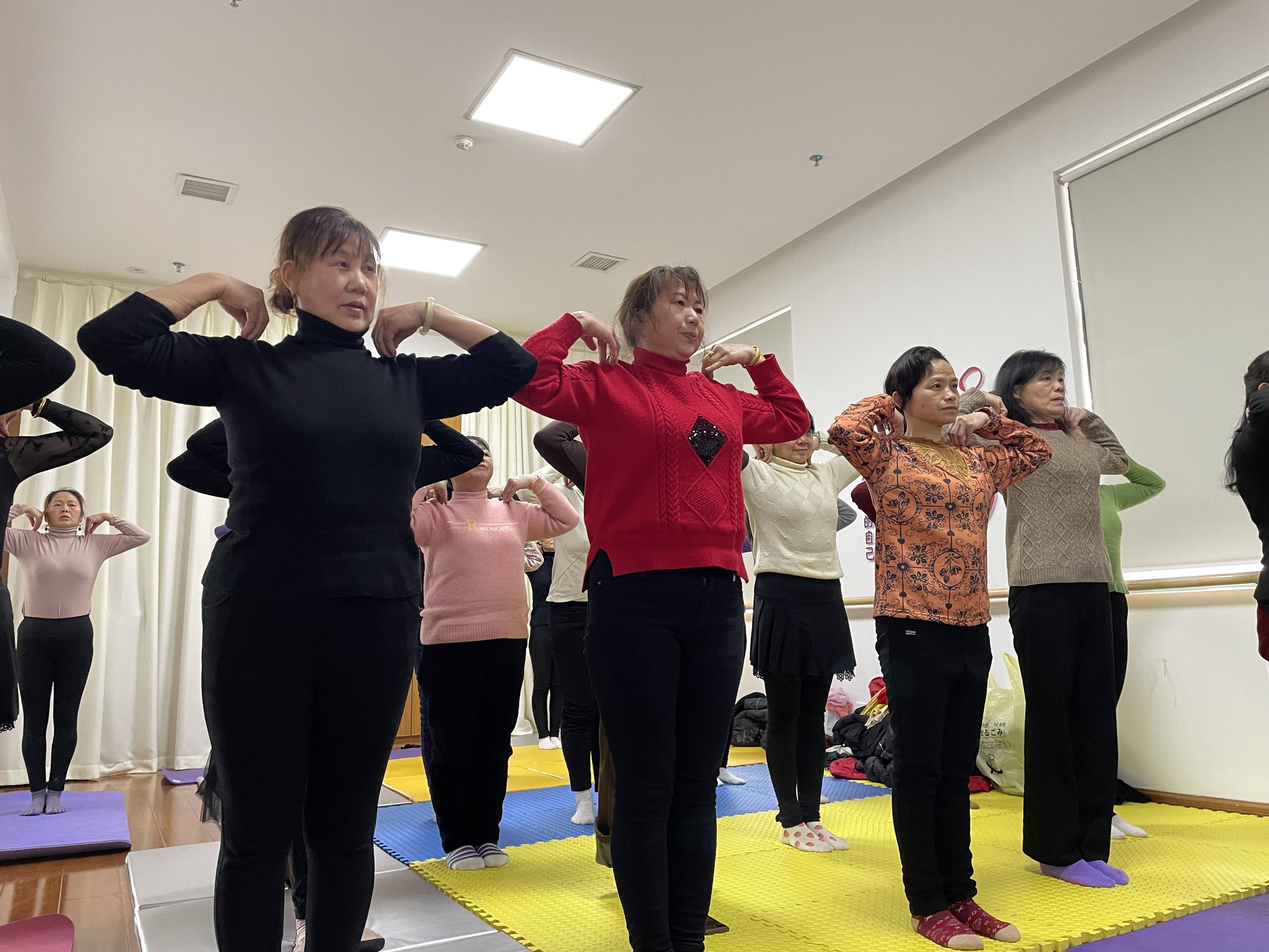 金瑞社区“活力健身 快乐瑜伽”瑜伽培训班开班啦CQ9电子 CQ9传奇(图2)