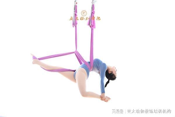 CQ9电子 CQ9传奇电子南京瑜伽教练培训班学费多少(图2)