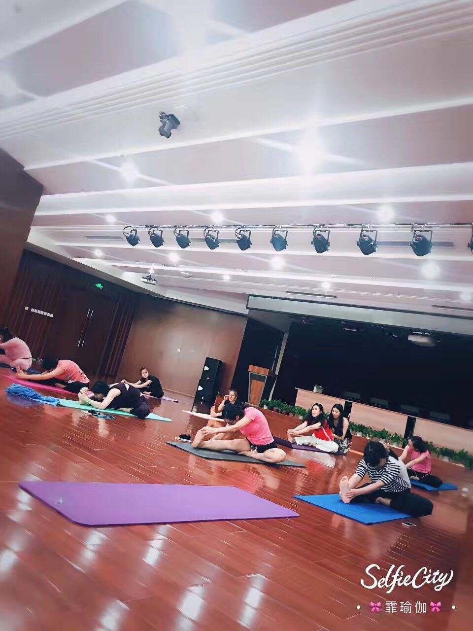 CQ9电子 CQ9传奇电子哈尔滨霏瑜伽教练培训机构火热招生中圆您瑜伽教练梦(图2)