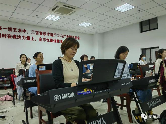 来这里参加培训与艺术撞CQ9电子 CQ9传奇电子个满怀(图1)