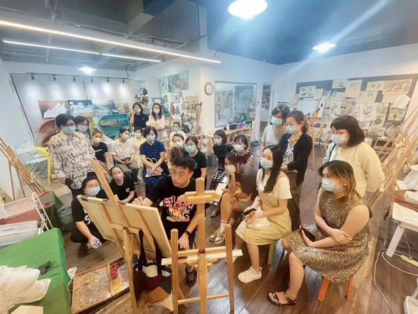 CQ9电子 CQ9传奇电子市民艺术夜校开课啦！徐汇分校新开芳香生活、素描萌宠等时尚课程(图1)