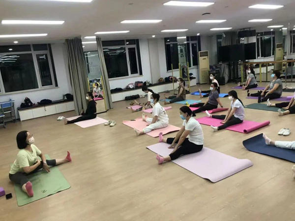 CQ9电子 CQ9传奇电子市民艺术夜校开课啦！徐汇分校新开芳香生活、素描萌宠等时尚课程(图4)