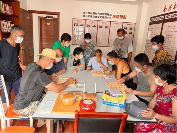 CQ9电子 CQ9传奇电子练瑜伽 画扇面 普朱文化礼堂精彩不停(图6)