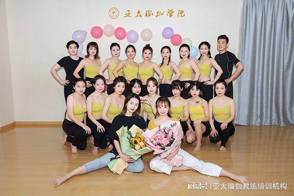 瑜伽培训班要多少钱CQ9电子 CQ9传奇电子(图3)