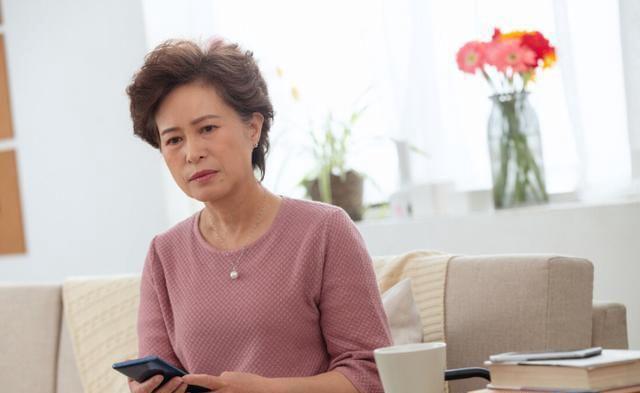 CQ9电子 CQ9传奇电子65岁老人:练习1年的瑜伽被有心人利用跟丈夫离婚我后悔了(图7) CQ9电子 CQ9传奇电子65岁老人:练习1年的瑜伽被有心人利用跟丈夫离婚我后悔了(图7)