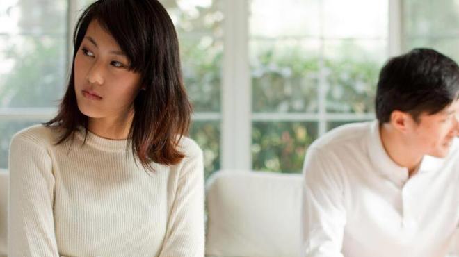 CQ9电子 CQ9传奇电子为什么要劝女人不去练瑜伽？42岁女人：练瑜伽的男人的手都不老实(图1)