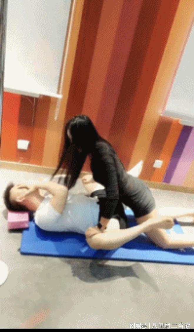 CQ9电子 CQ9传奇电子健身房女私教“潜规则”内幕曝光画面不堪入目长见识了！(图11)