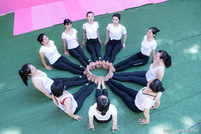 CQ9电子 CQ9传奇电子上海哪里有学瑜伽教练最好的瑜伽培训学校竟然是它。(图3)