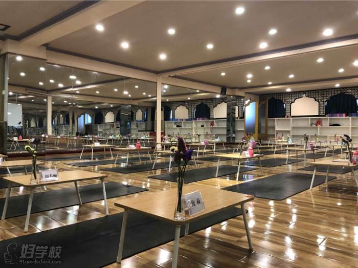 CQ9电子 CQ9传奇电子成都轮瑜伽专业培训课程(图6)