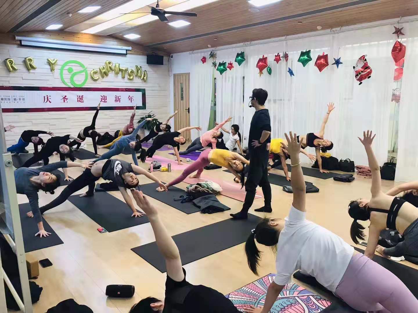 瑜伽馆值得去吗？CQ9电子 CQ9传奇电子一般收费标准是多少(图2)