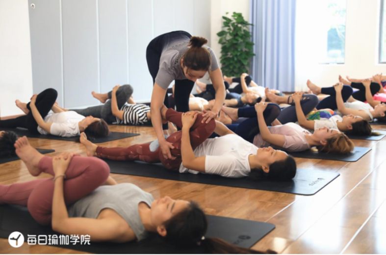 CQ9电子 CQ9传奇电子每日瑜伽学院：瑜伽老师梦开始的地方(图3)