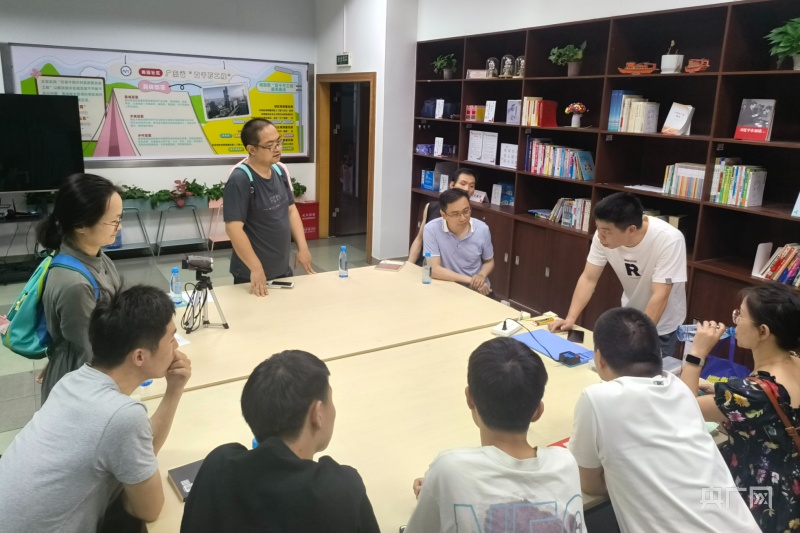场场爆满！深圳人用新方式打开CQ9电子 CQ9传奇电子“夜生活”(图1)